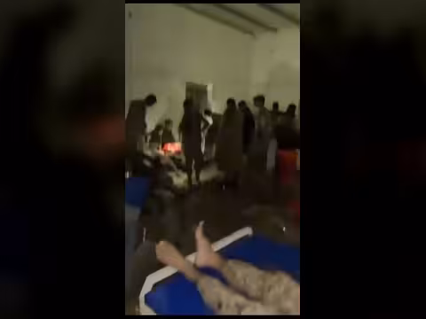 وفاة 13 جنديا واصابة العشرات جراء سيول جارفة اجتاحت معسكرا للجيش في الوديعة