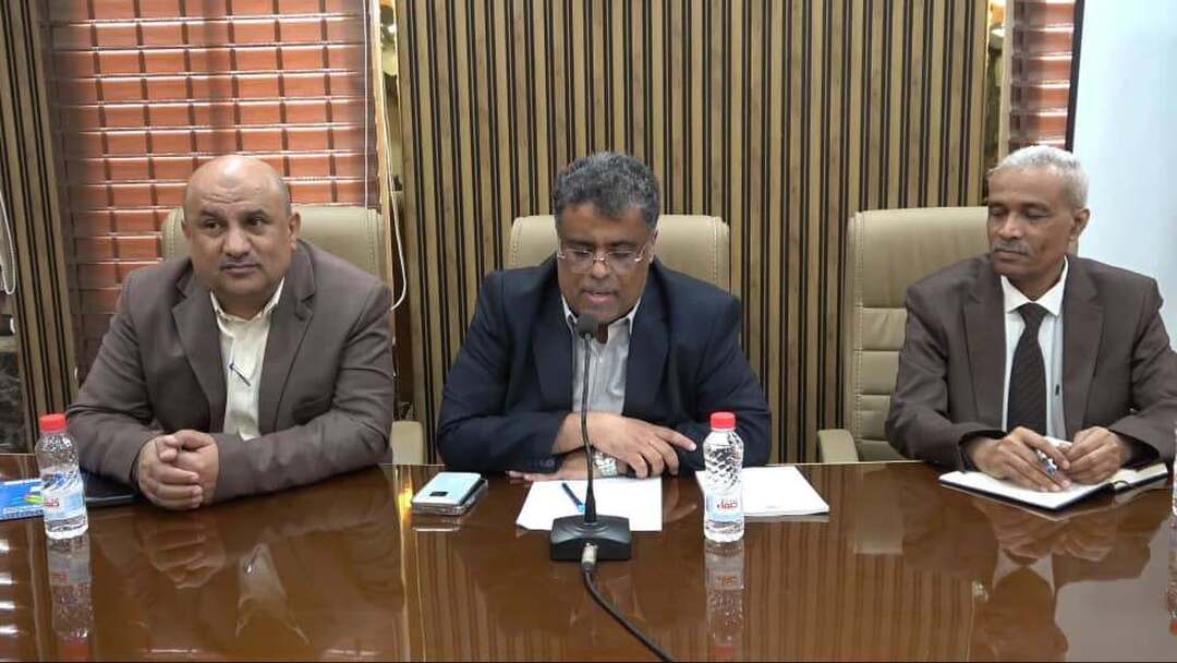 تنفيذا لتوجيهات المحافظ عبدالرحمن شيخ..   وكلاء المحافظة يطّلعون على مستوى الانضباط الوظيفي في المديريات وسير عمل الخدمات الأساسية وإجراءات مواجهة التقلبات المناخية