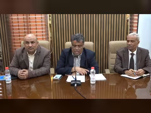 تنفيذا لتوجيهات المحافظ عبدالرحمن شيخ..   وكلاء المحافظة يطّلعون على مستوى الانضباط الوظيفي في المديريات وسير عمل الخدمات الأساسية وإجراءات مواجهة التقلبات المناخية