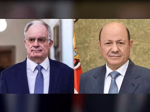 رئيس مجلس القيادة يهنئ بذكرى استقلال اليونان