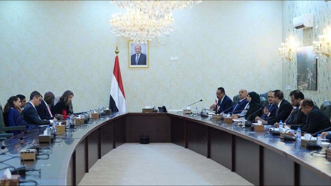 فريق حكومي يناقش مع وفد البنك الدولي تعزيز الشراكة وتوسيع الدعم الخدمي والاقتصادي والتنموي