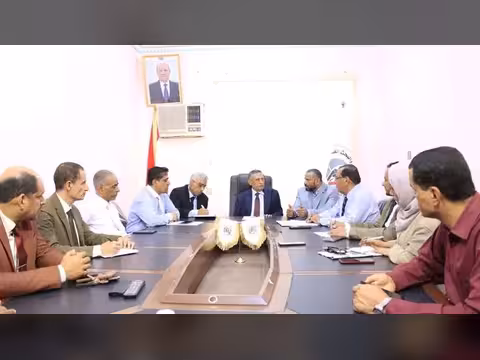 وزير التعليم العالي يناقش تفعيل إنشاء قرار جامعة الضالع وتعزيز التعليم الأكاديمي