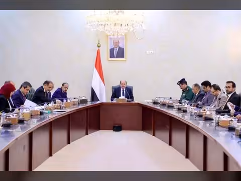 مجلس الوزراء يقر إصلاحات مالية ويعتمد إنشاء هيئة لشؤون الجرحى ويؤكد على تسريع الأداء الحكومي وتعزيز الاستقرار