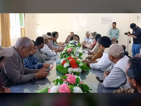 محافظ الضالع يعقد اجتماعًا مع قيادات الصحة لبحث تطوير الخدمات الطبية