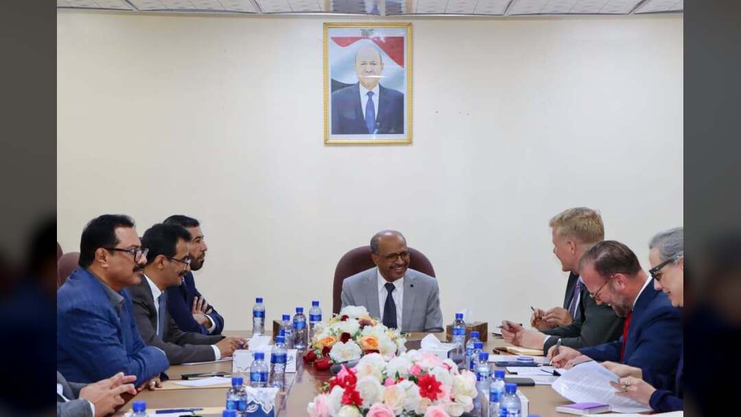 وزير النفط والمعادن يبحث مع المبعوث الأممي التحديات التي تواجه قطاع النفط والغاز