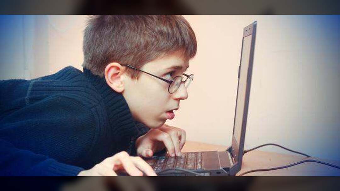 اليونان ستحظر استخدام وسائل التواصل الاجتماعي قبل سن 15 عاما