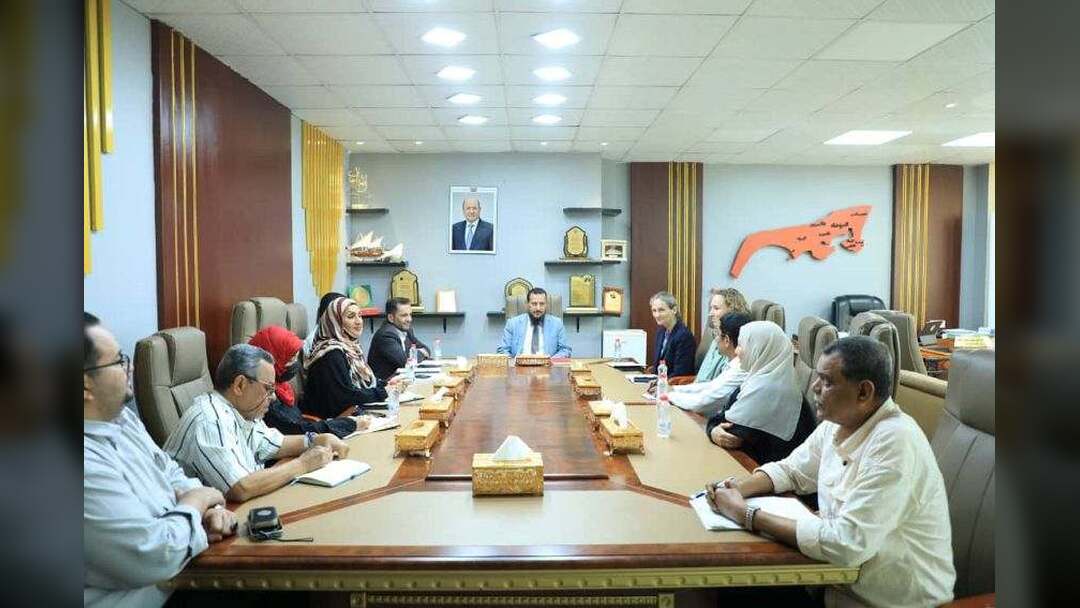 محافظ عدن يبحث مع السفيرة الهولندية تعزيز التعاون التنموي والخدمي