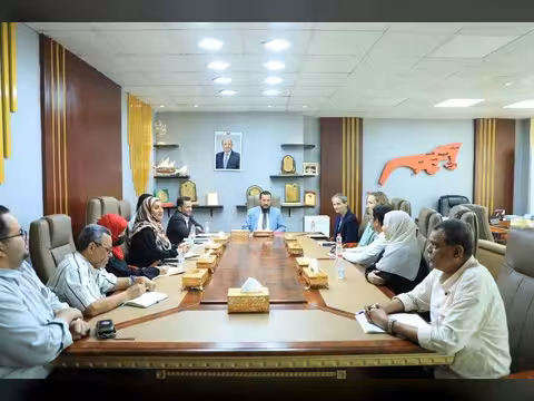 محافظ عدن يبحث مع السفيرة الهولندية تعزيز التعاون التنموي والخدمي