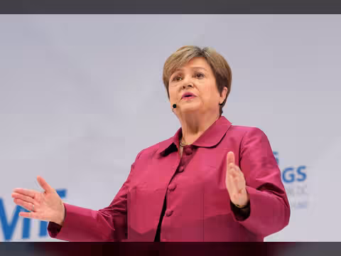 مديرة صندوق النقد: العالم يمر بضائقة مالية وسط تزايد الديون وتكاليف الفوائد