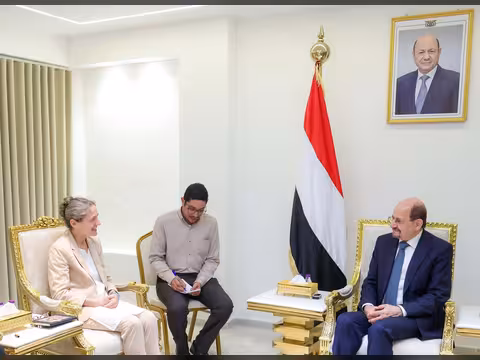 رئيس الوزراء يبحث مع السفيرة الهولندية تعزيز العلاقات الثنائية