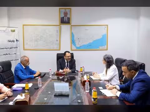 وزير الكهرباء يبحث في عدن مع وفد فرنسي تعزيز التعاون في قطاع الطاقة