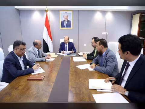 رئيس الوزراء يترأس اجتماعاً للجنة إدارة الأزمات لمناقشة تحديات قطاع الطاقة والخدمات