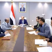 رئيس الوزراء يترأس اجتماعاً للجنة إدارة الأزمات لمناقشة تحديات قطاع الطاقة والخدمات