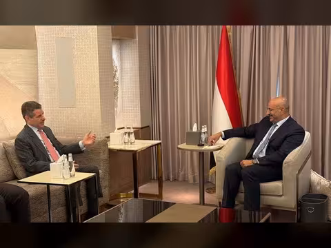 طارق صالح يستقبل السفير الأمريكي لبحث مستجدات الأوضاع في اليمن والمنطقة