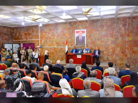 اللجنة الحكومية تعقد اجتماعاً موسعاً في محافظة تعز لمناقشة أضرار السيول