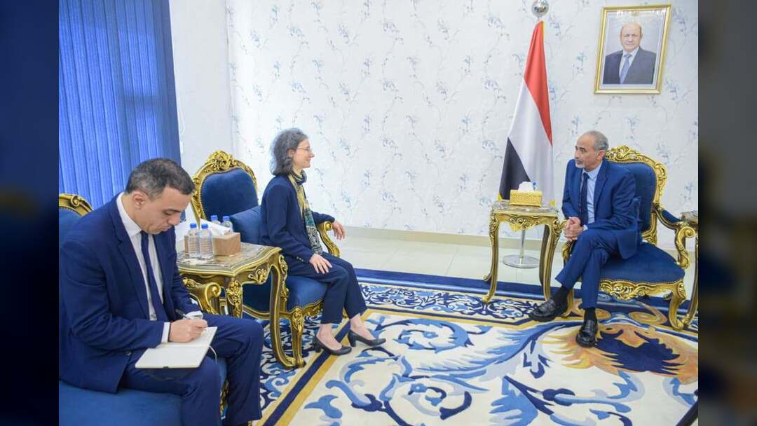 عضو مجلس القيادة الرئاسي محمود الصبيحي يستقبل في عدن السفيرة الفرنسية