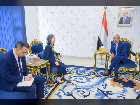 عضو مجلس القيادة الرئاسي محمود الصبيحي يستقبل في عدن السفيرة الفرنسية