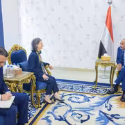 عضو مجلس القيادة الرئاسي محمود الصبيحي يستقبل في عدن السفيرة الفرنسية