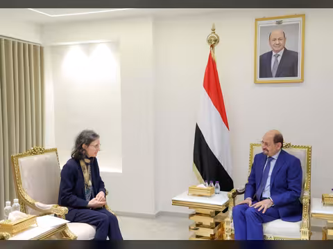 رئيس الوزراء يستقبل في عدن السفيرة الفرنسية لدى اليمن