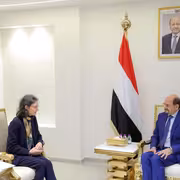 رئيس الوزراء يستقبل في عدن السفيرة الفرنسية لدى اليمن