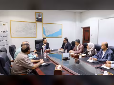 وزير الكهرباء يناقش مع الفريق الاقتصادي خطة تعافي وتعزيز قدرات قطاع الطاقة