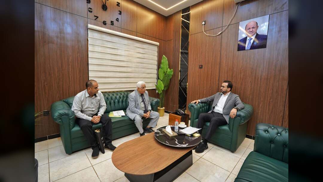 وزير الخدمة المدنية يناقش ملف تسويات الكادر الأكاديمي والإداري في عدد من الجامعات