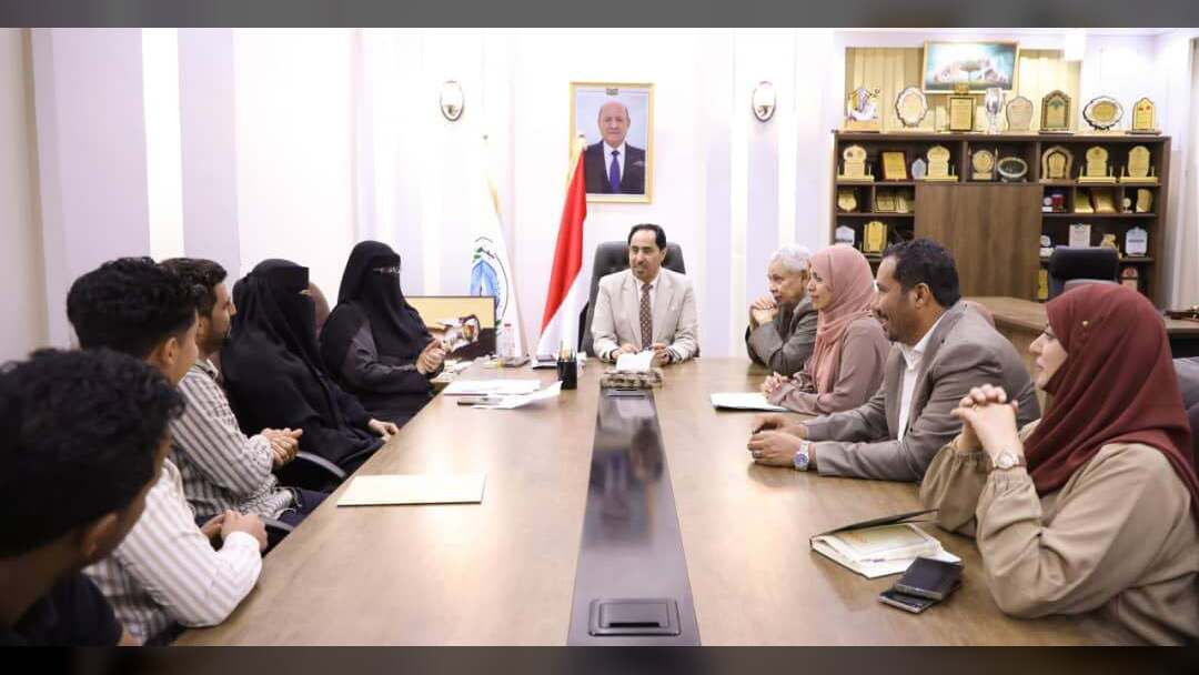 وزير الشباب والرياضة يؤكد استعداد وزارة الشباب دعم برامج مؤسسة رموز التنموية للصم وذوي الاحتياجات الخاصة