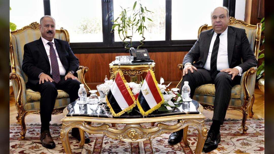 وزير النقل يبحث مع وزير الطيران المدني المصري تعزيز التعاون في قطاع الطيران والملاحة الجوية