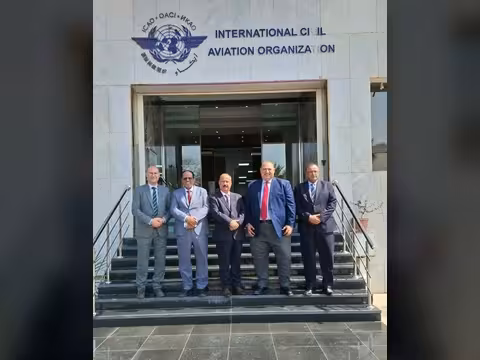وزير النقل يبحث مع المدير الإقليمي لمنظمة (الايكاو) دعم الطيران المدني