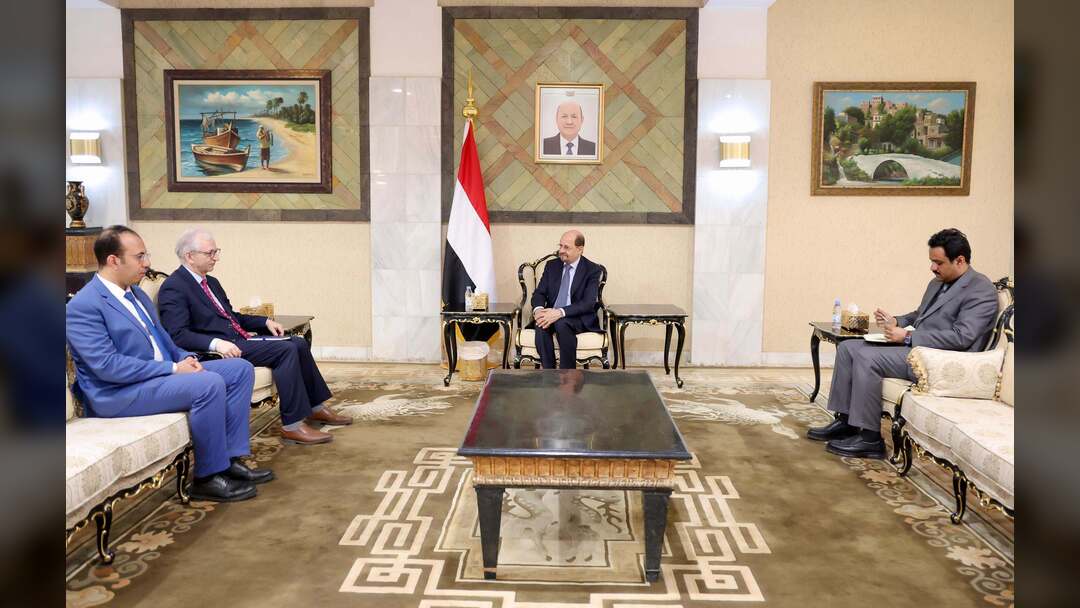 رئيس الوزراء وزير الخارجية وشؤون المغتربين يشيد بمواقف المانيا الى جانب اليمن وشعبها