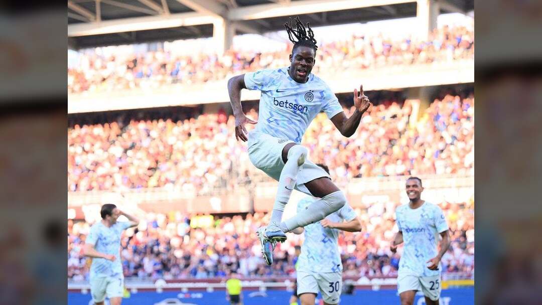 إنتر ميلان يقترب من حسم لقب الدوري الإيطالي