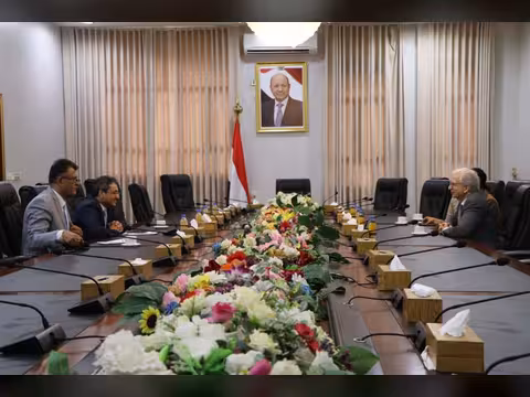 وزير الثقافة والسياحة يبحث مع السفير الألماني تعزيز الشراكة الثقافية والسياحية