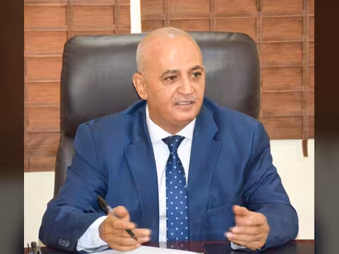 وزير المياه والبيئة يبحث مع السفير الأمريكي تعزيز الشراكة في مجالات المياه والبيئة والتكيف المناخي