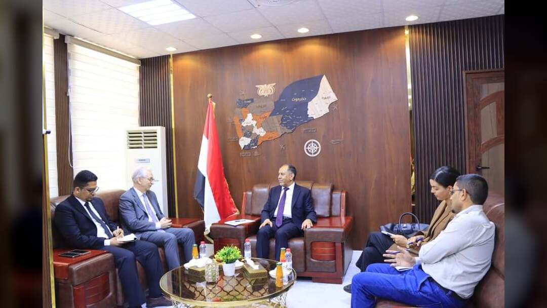 وزير الصناعة يبحث مع السفير الألماني تعزيز الشراكة الاقتصادية ودعم الصادرات اليمنية