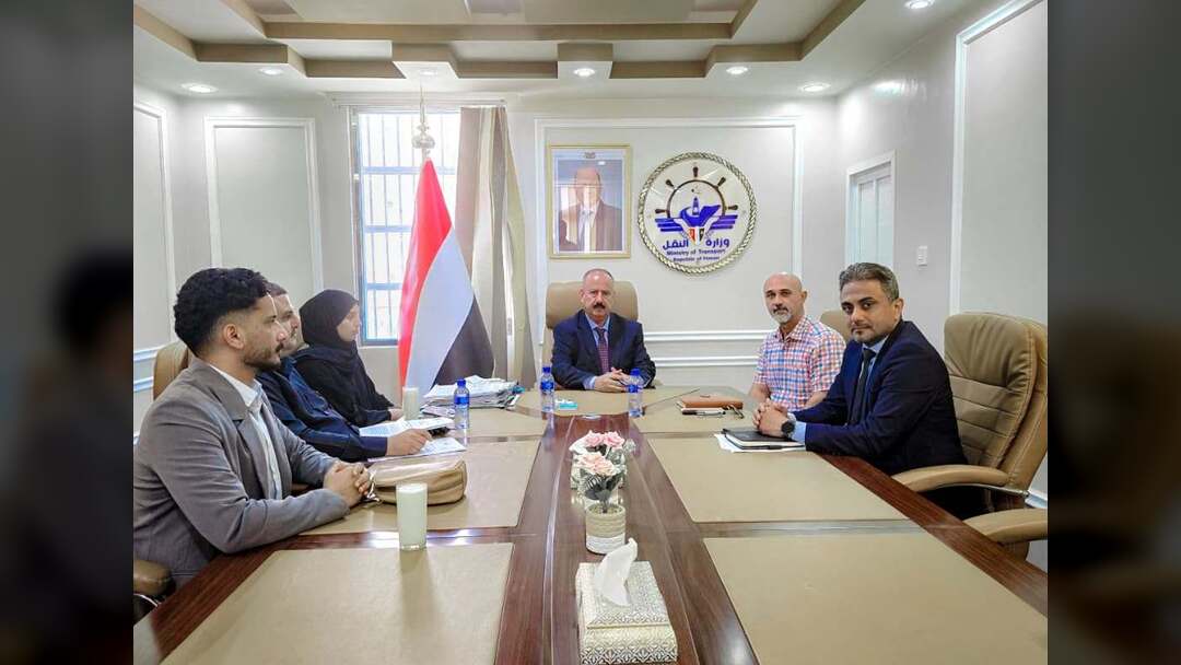 وزير النقل يبحث مع شركة (فالار) الأمريكية آليات تطوير أمن الطيران وتأهيل الكوادر الوطنية