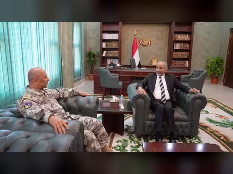 الفريق  الصبيحي يؤكد أهمية تعزيز قدرات مصلحة خفر السواحل