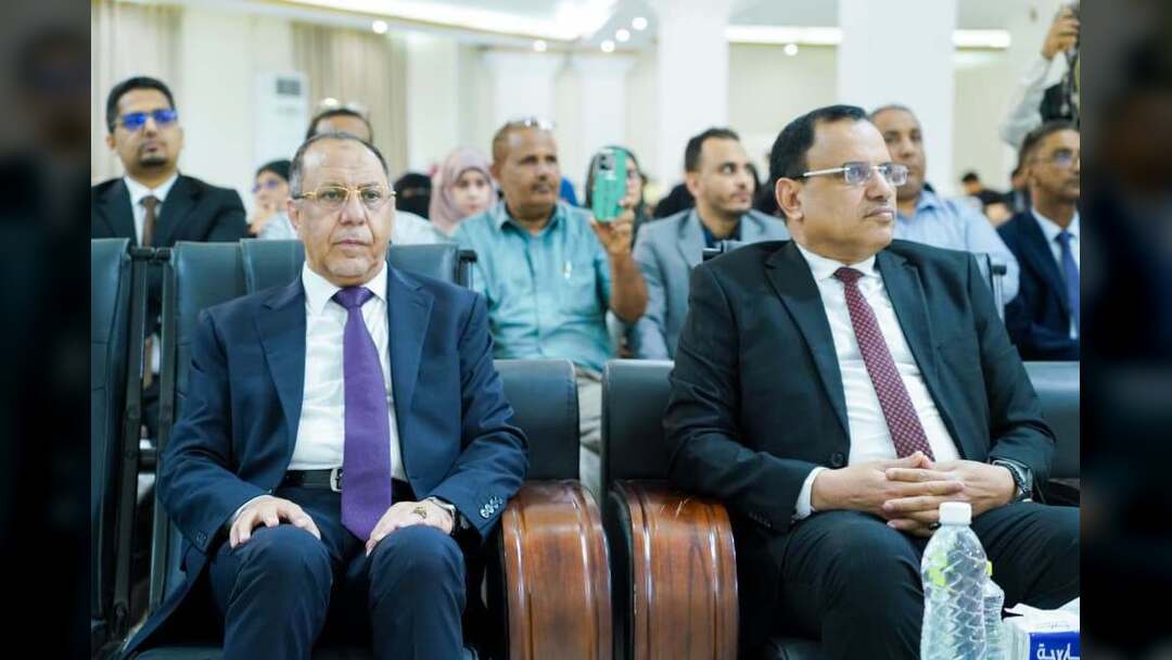وزير الزراعة ووزير الصناعة يدشنان المهرجان الوطني الأول للعسل بعدن