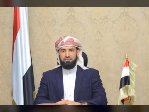 محافظ أبين يتفقد النقاط الأمنية ويشدد على الانضباط