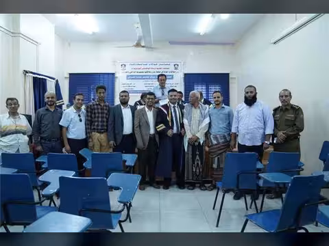 جامعة عدن تمنح الباحث نبراس الشرمي درجة الماجستير بامتياز في الإعلام