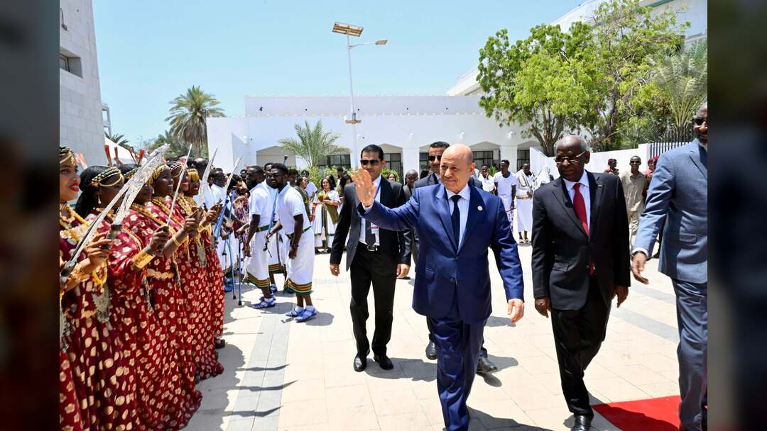 الرئيس العليمي يشارك رؤساء الدول والحكومات في مراسم تنصيب الرئيس الجيبوتي