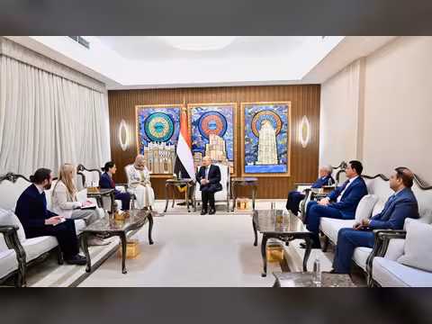 الرئيس العليمي يؤكد اولوية العمل على اغلاق ملف الوكلاء في اي اتفاق مع النظام الايراني