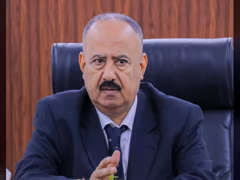 وزير النقل يعزي مدير عام النقل الجوي في هيئة الطيران المدني بوفاة "شقيقته"