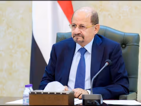 رئيس الوزراء وزير الخارجية يعزي بوفاة عضوي مجلس الشورى المشدلي والقطيبي