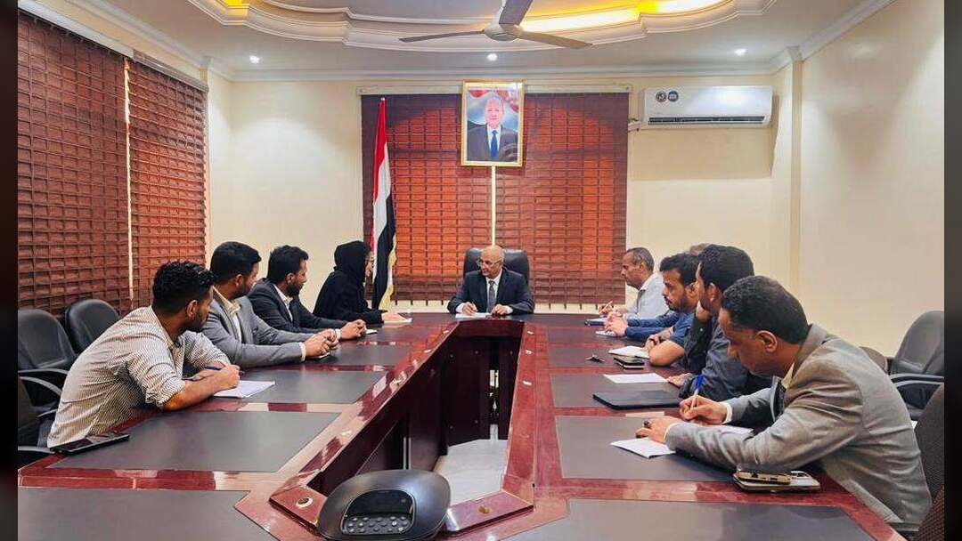 وزير المياه والبيئة يبحث مع هيئة الإغاثة الدولية ومنظمة اليونسكو تعزيز التعاون المشترك