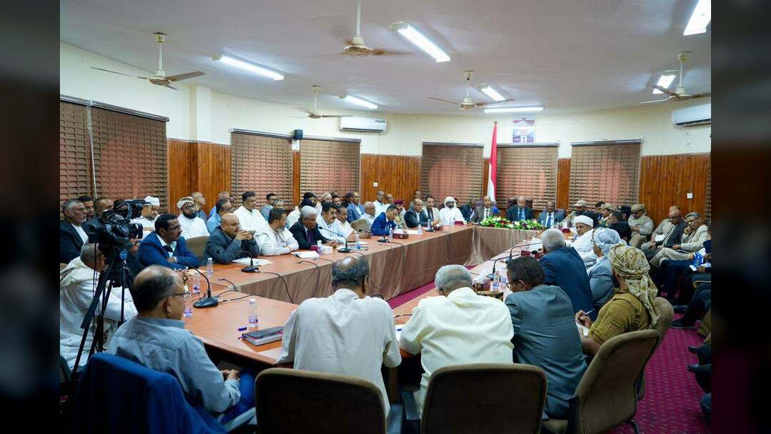تنفيذي وادي وصحراء حضرموت يعقد اجتماعاً استثنائياً برئاسة الخنبشي لمناقشة الأوضاع الخدمية والتنموية