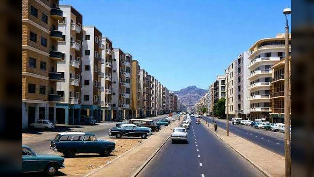 محافظ عدن يوجّه بإخلاء وهدم عمارتين في المعلا وصرف إيجار للسكان لمدة عام