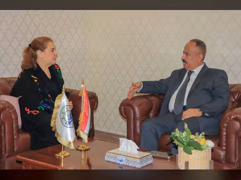 وزير النقل يبحث مع برنامج الأمم المتحدة الإنمائي تعزيز مشاريع تطوير الموانئ والبنية التحتية لقطاع النقل