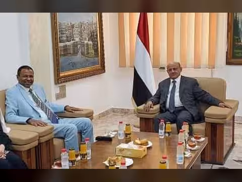 محافظ البنك المركزي يبحث مع ممثل برنامج الغذاء العالمي سبل تنفيذ المهام الإنسانية والإغاثية