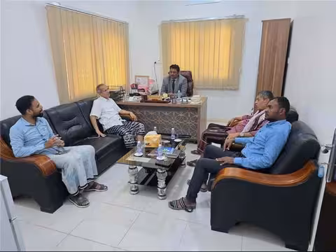 نائب رئيس هيئة النقل البري يعقد اجتماعاً بفرع سيئون لبحث الأداء وحادث العبر
