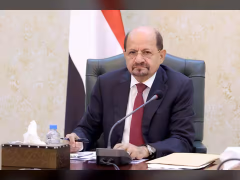 الزنداني يعتمد بدل غلاء معيشة بنسبة 20 بالمئة ويقر صرف العلاوات والتسويات المتوقفة ويشكل اللجنة العليا للمناقصات